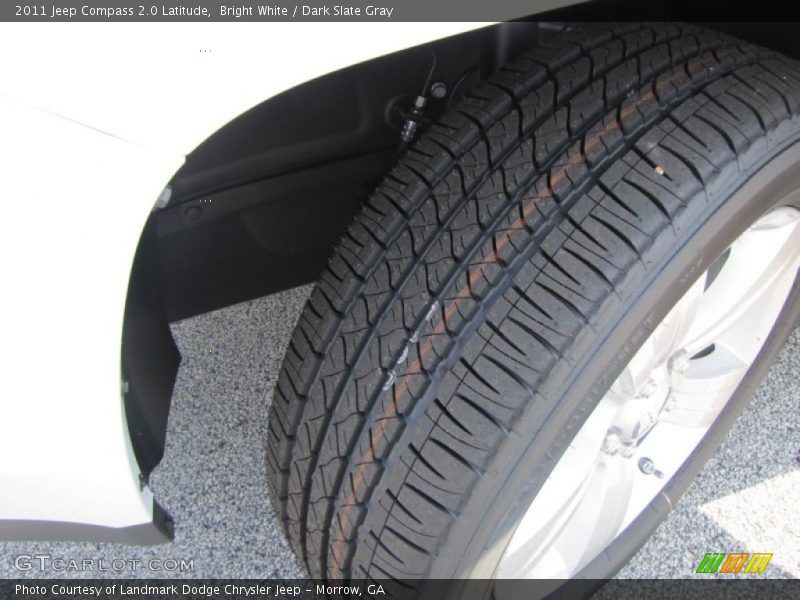 Bright White / Dark Slate Gray 2011 Jeep Compass 2.0 Latitude