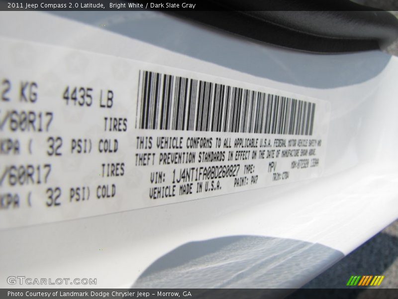 Bright White / Dark Slate Gray 2011 Jeep Compass 2.0 Latitude