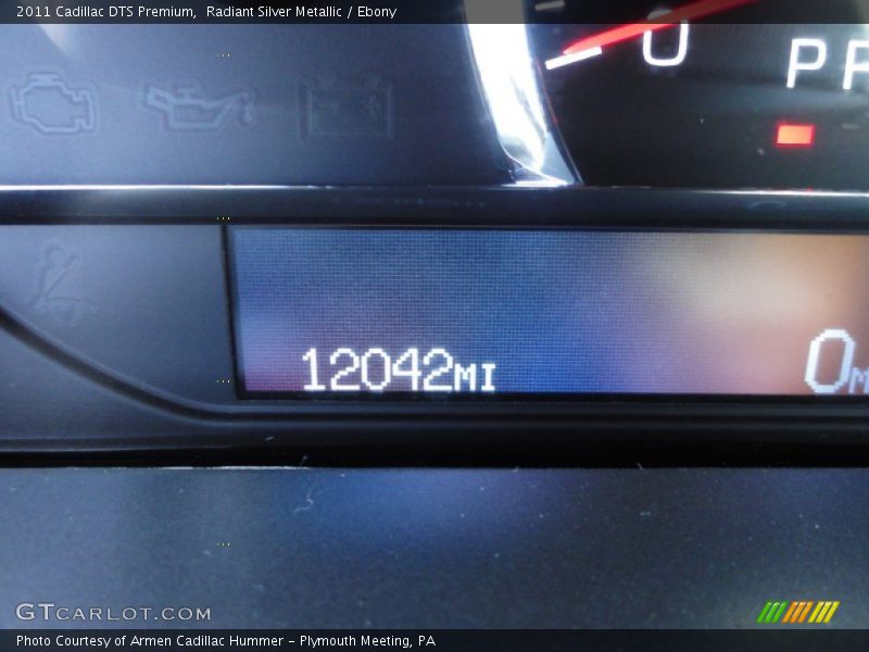 Radiant Silver Metallic / Ebony 2011 Cadillac DTS Premium
