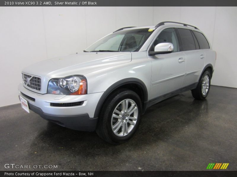 Silver Metallic / Off Black 2010 Volvo XC90 3.2 AWD