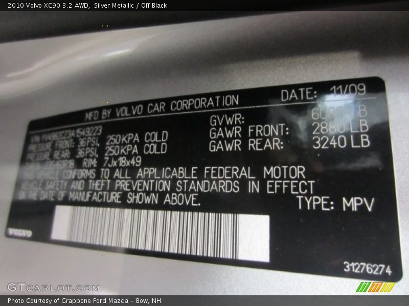 Silver Metallic / Off Black 2010 Volvo XC90 3.2 AWD