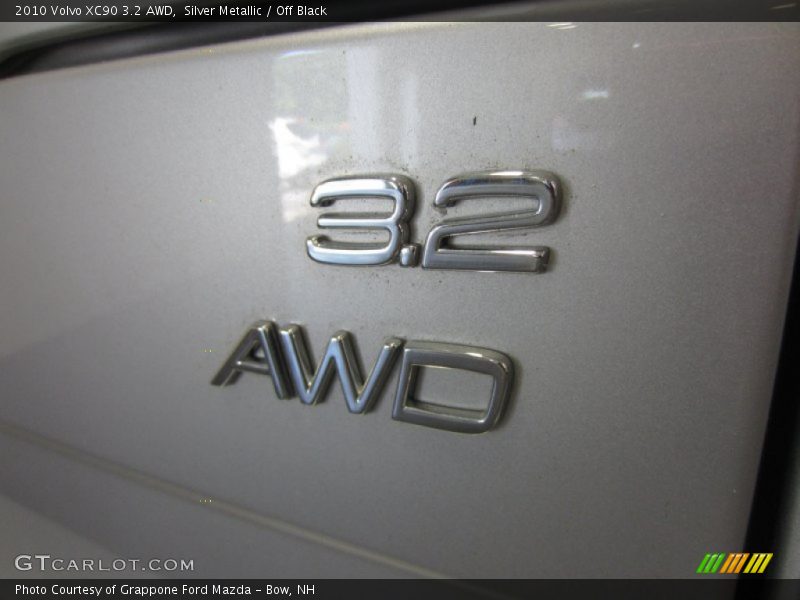 Silver Metallic / Off Black 2010 Volvo XC90 3.2 AWD