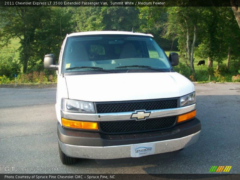 Summit White / Medium Pewter 2011 Chevrolet Express LT 3500 Extended Passenger Van