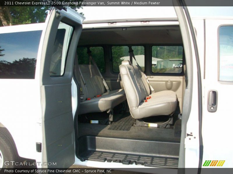 Summit White / Medium Pewter 2011 Chevrolet Express LT 3500 Extended Passenger Van