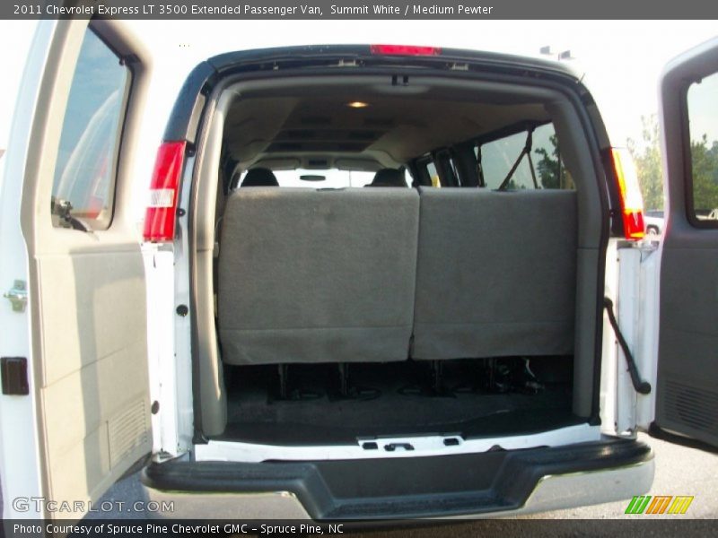 Summit White / Medium Pewter 2011 Chevrolet Express LT 3500 Extended Passenger Van