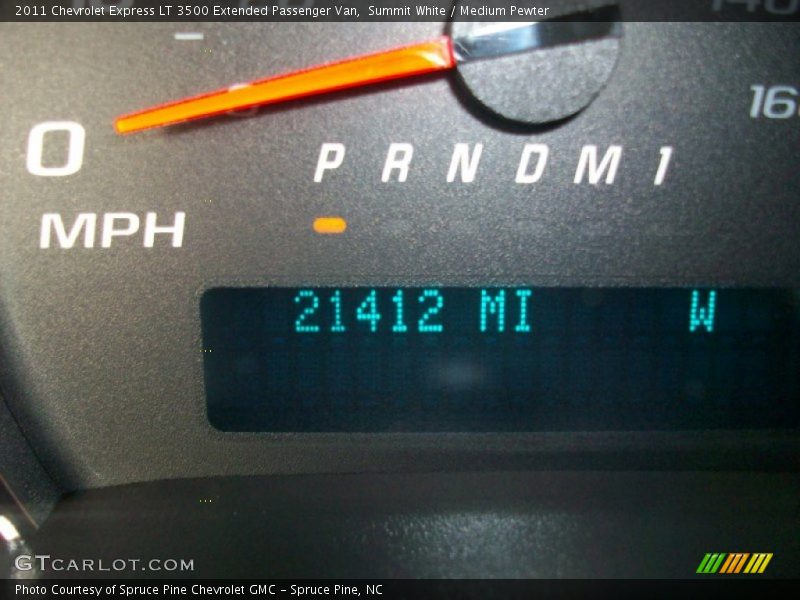 Summit White / Medium Pewter 2011 Chevrolet Express LT 3500 Extended Passenger Van