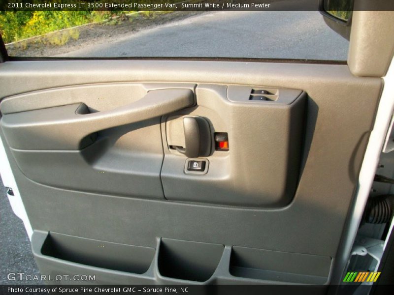 Summit White / Medium Pewter 2011 Chevrolet Express LT 3500 Extended Passenger Van