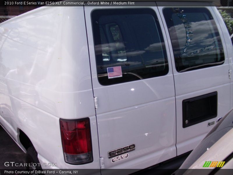 Oxford White / Medium Flint 2010 Ford E Series Van E250 XLT Commericial