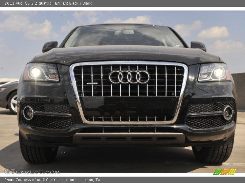 Brilliant Black / Black 2011 Audi Q5 3.2 quattro