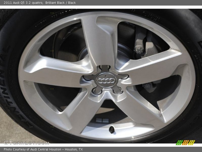 Brilliant Black / Black 2011 Audi Q5 3.2 quattro