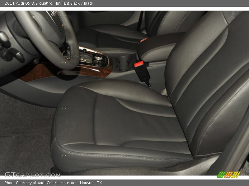 Brilliant Black / Black 2011 Audi Q5 3.2 quattro