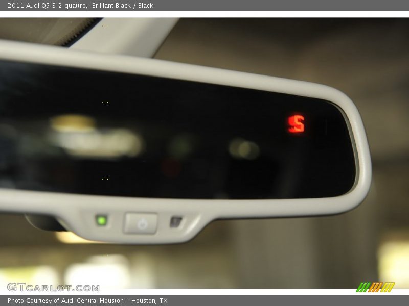 Brilliant Black / Black 2011 Audi Q5 3.2 quattro