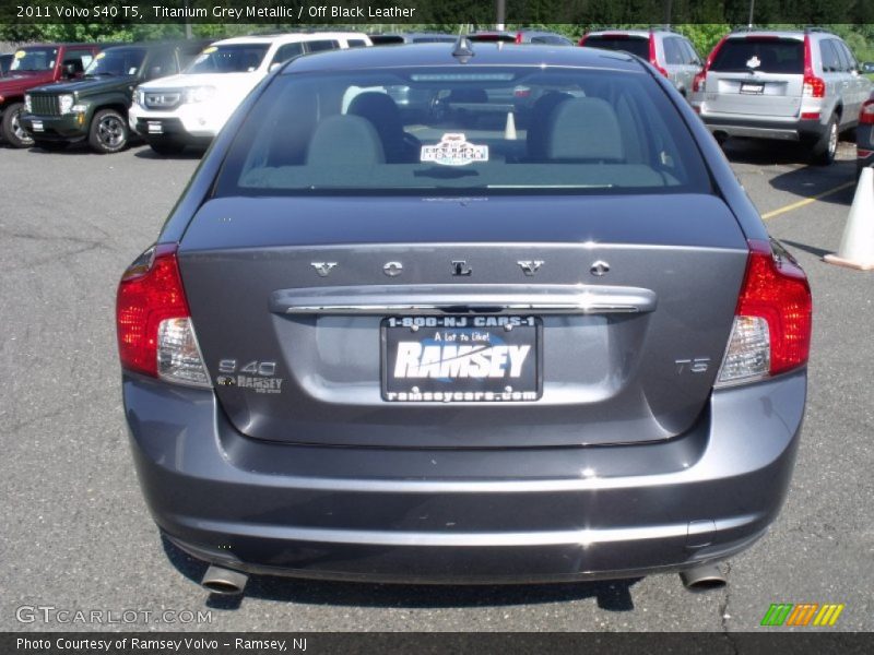 Titanium Grey Metallic / Off Black Leather 2011 Volvo S40 T5