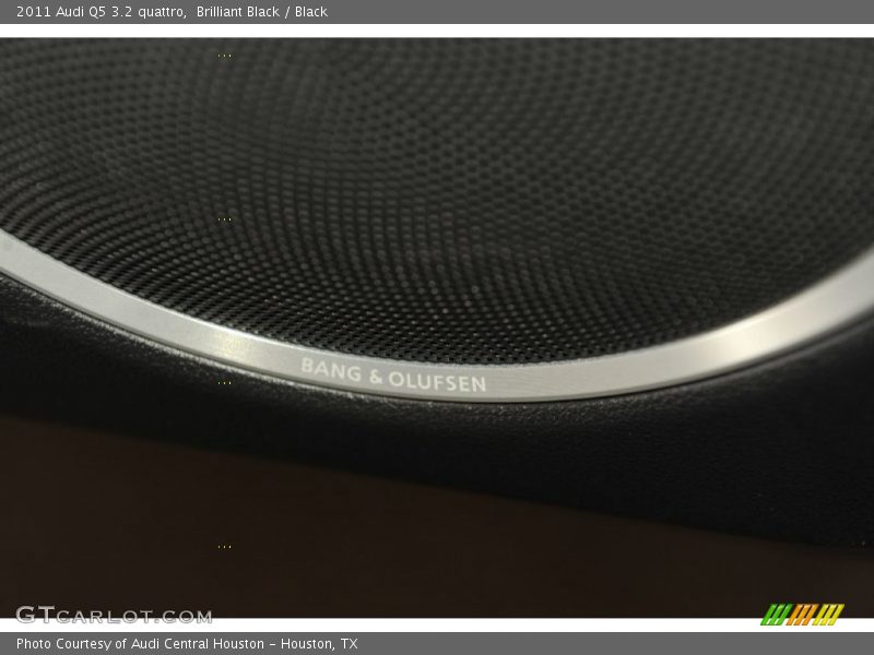 Brilliant Black / Black 2011 Audi Q5 3.2 quattro