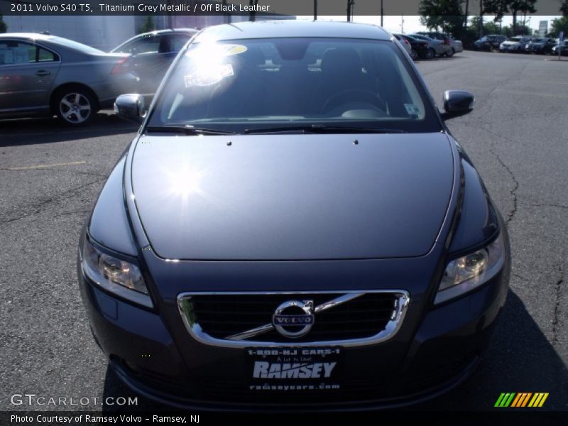 Titanium Grey Metallic / Off Black Leather 2011 Volvo S40 T5