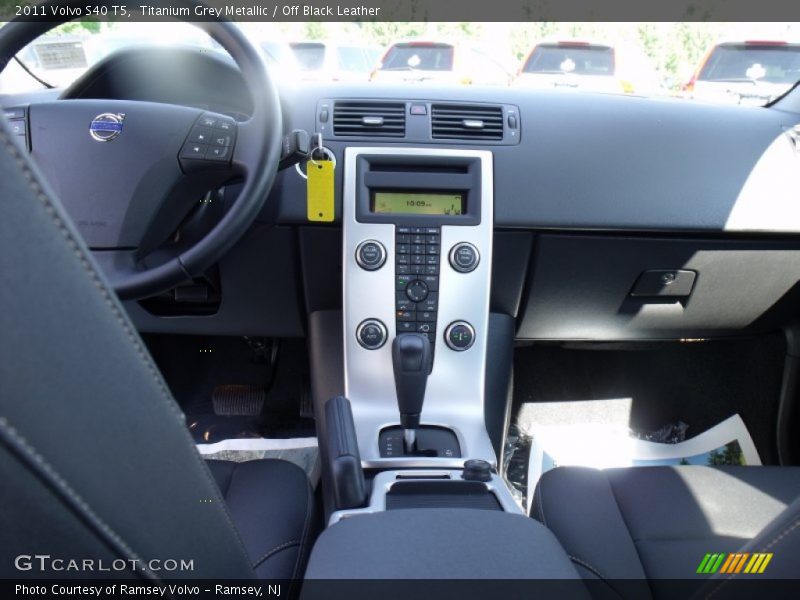 Titanium Grey Metallic / Off Black Leather 2011 Volvo S40 T5