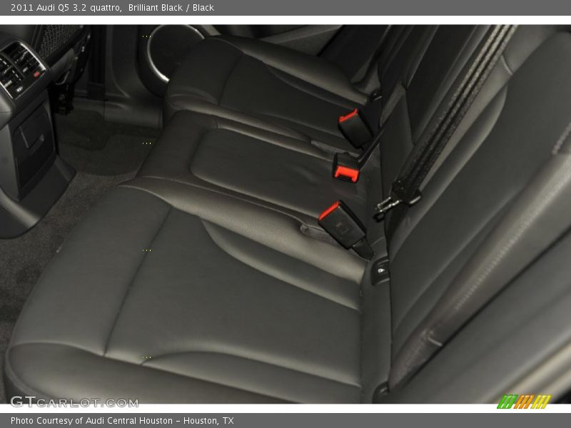 Brilliant Black / Black 2011 Audi Q5 3.2 quattro