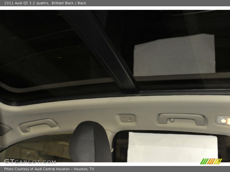 Brilliant Black / Black 2011 Audi Q5 3.2 quattro