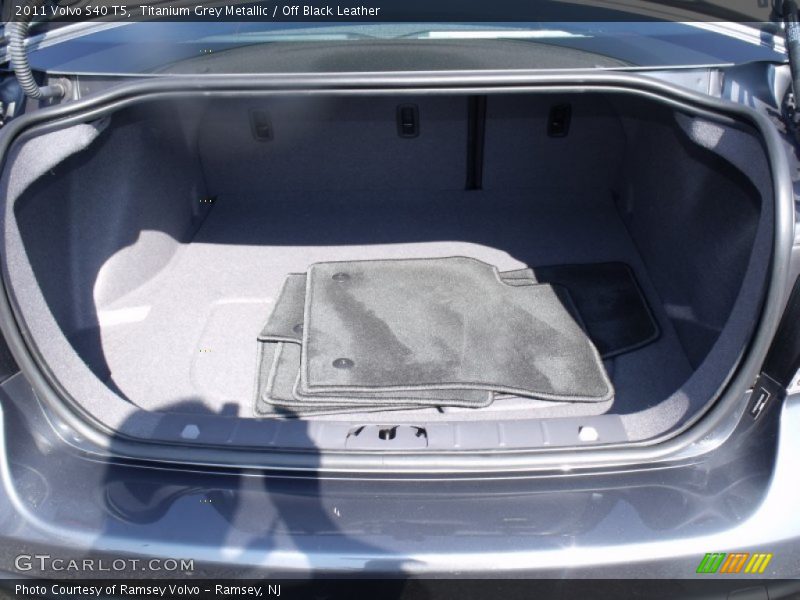 Titanium Grey Metallic / Off Black Leather 2011 Volvo S40 T5