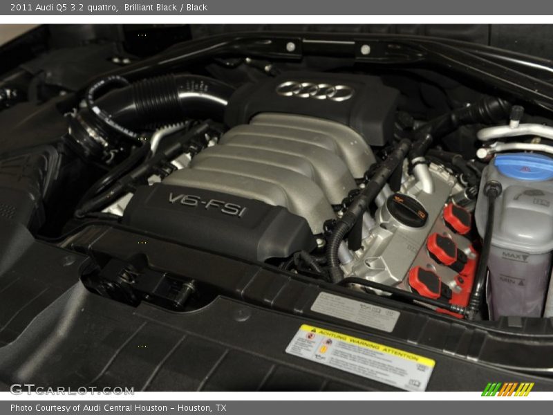 Brilliant Black / Black 2011 Audi Q5 3.2 quattro