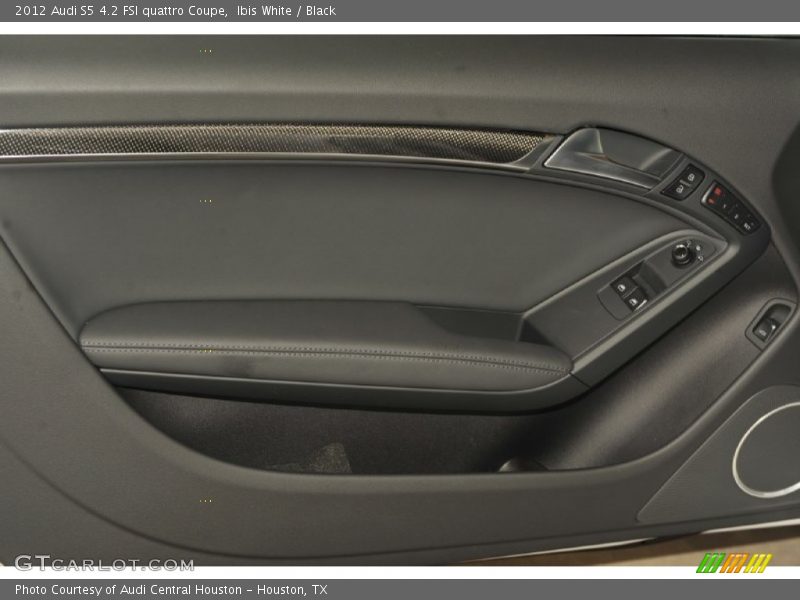 Door Panel of 2012 S5 4.2 FSI quattro Coupe