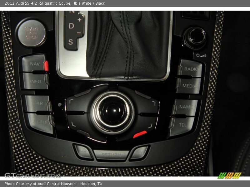 Controls of 2012 S5 4.2 FSI quattro Coupe