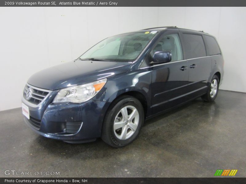 Atlantis Blue Metallic / Aero Grey 2009 Volkswagen Routan SE