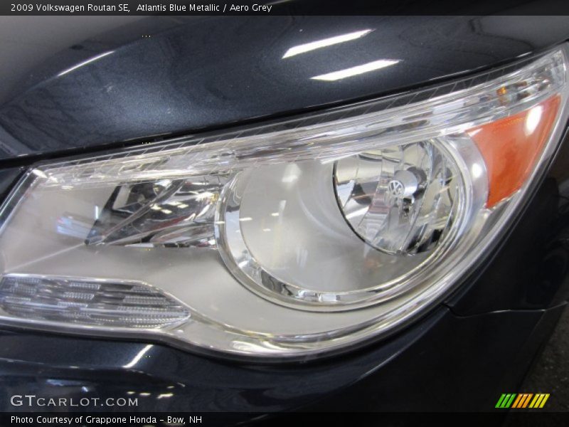 Atlantis Blue Metallic / Aero Grey 2009 Volkswagen Routan SE