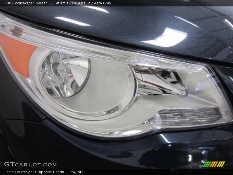 Atlantis Blue Metallic / Aero Grey 2009 Volkswagen Routan SE