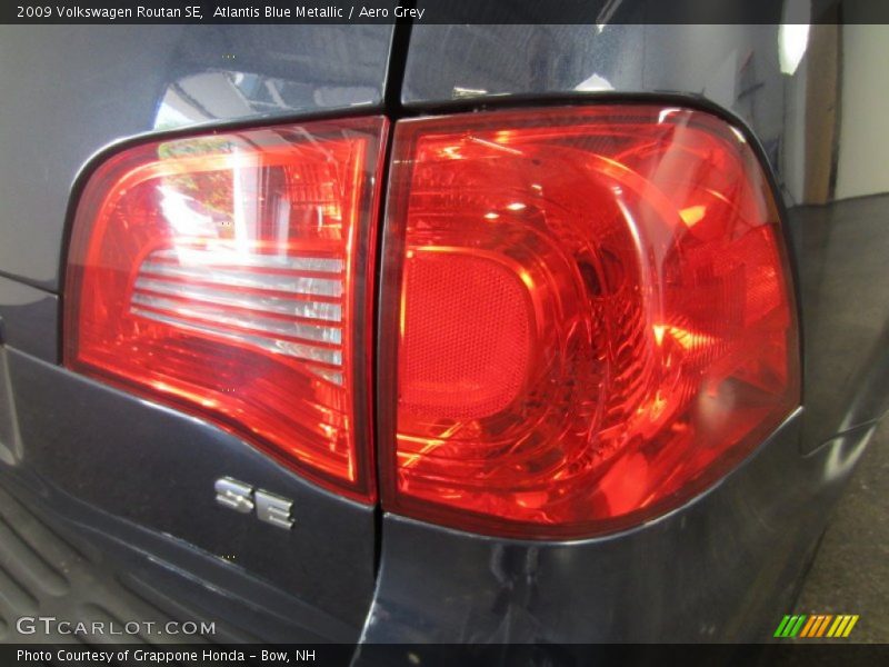 Atlantis Blue Metallic / Aero Grey 2009 Volkswagen Routan SE