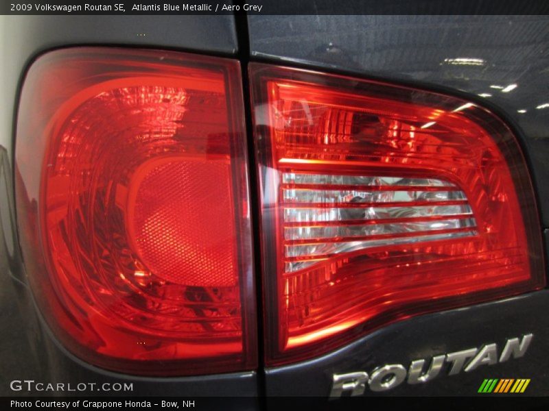 Atlantis Blue Metallic / Aero Grey 2009 Volkswagen Routan SE