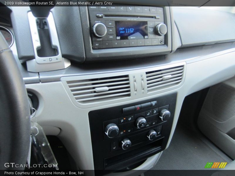 Atlantis Blue Metallic / Aero Grey 2009 Volkswagen Routan SE