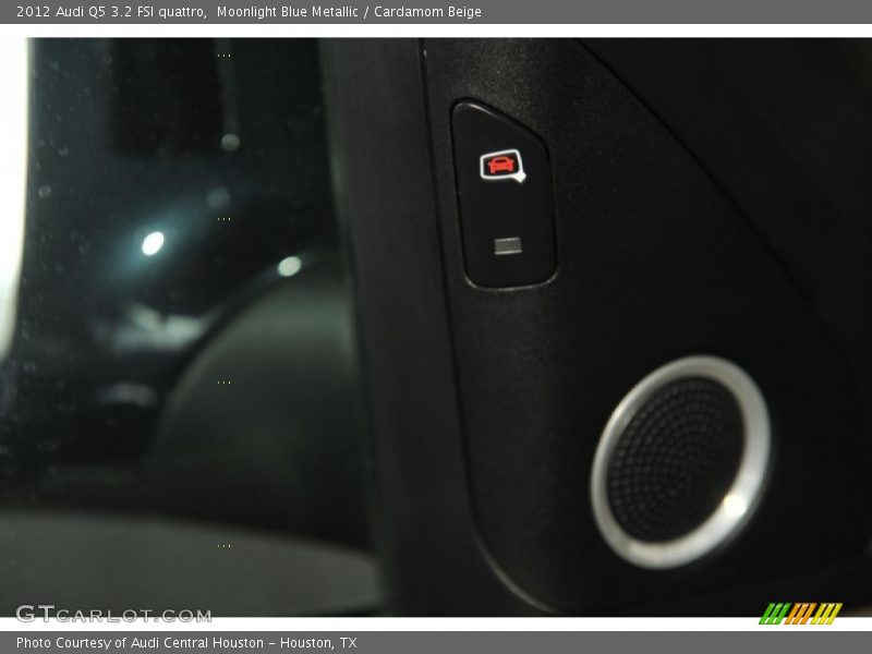 Moonlight Blue Metallic / Cardamom Beige 2012 Audi Q5 3.2 FSI quattro