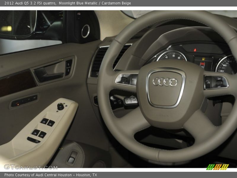 2012 Q5 3.2 FSI quattro Steering Wheel