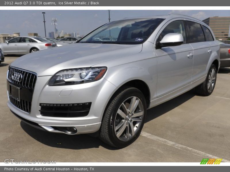 Front 3/4 View of 2012 Q7 3.0 TDI quattro