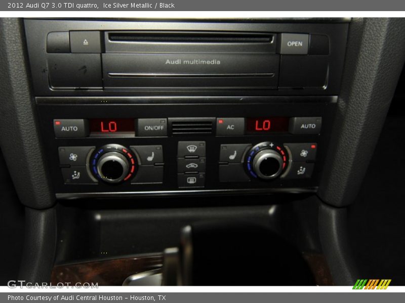 Controls of 2012 Q7 3.0 TDI quattro