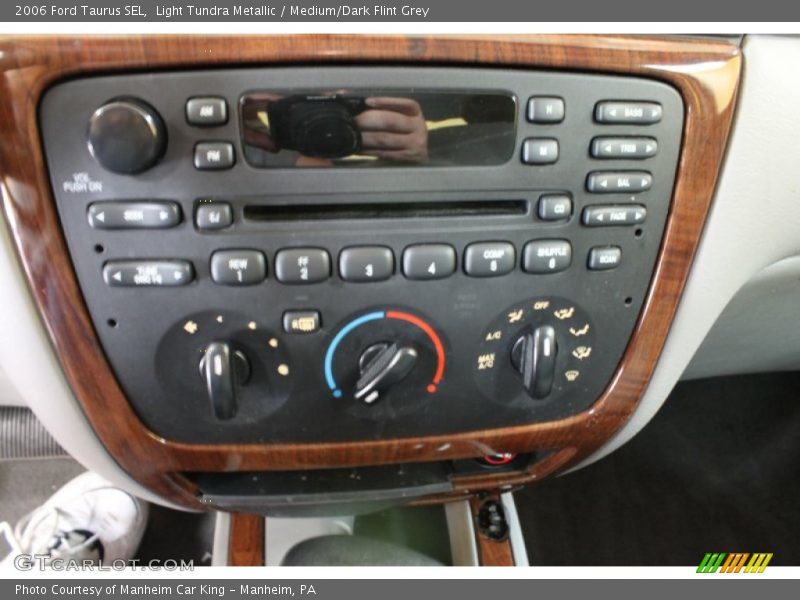 Light Tundra Metallic / Medium/Dark Flint Grey 2006 Ford Taurus SEL