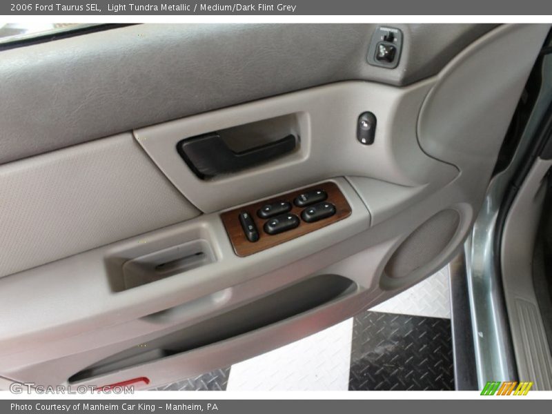 Light Tundra Metallic / Medium/Dark Flint Grey 2006 Ford Taurus SEL