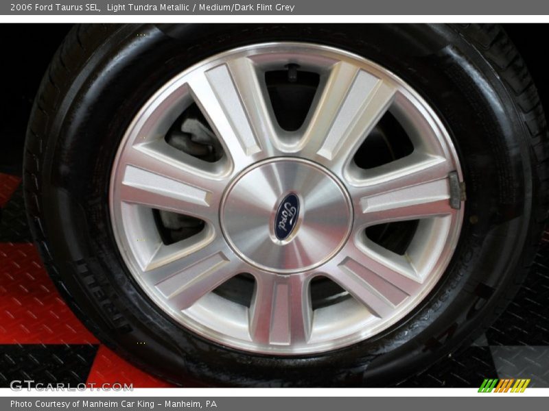 Light Tundra Metallic / Medium/Dark Flint Grey 2006 Ford Taurus SEL
