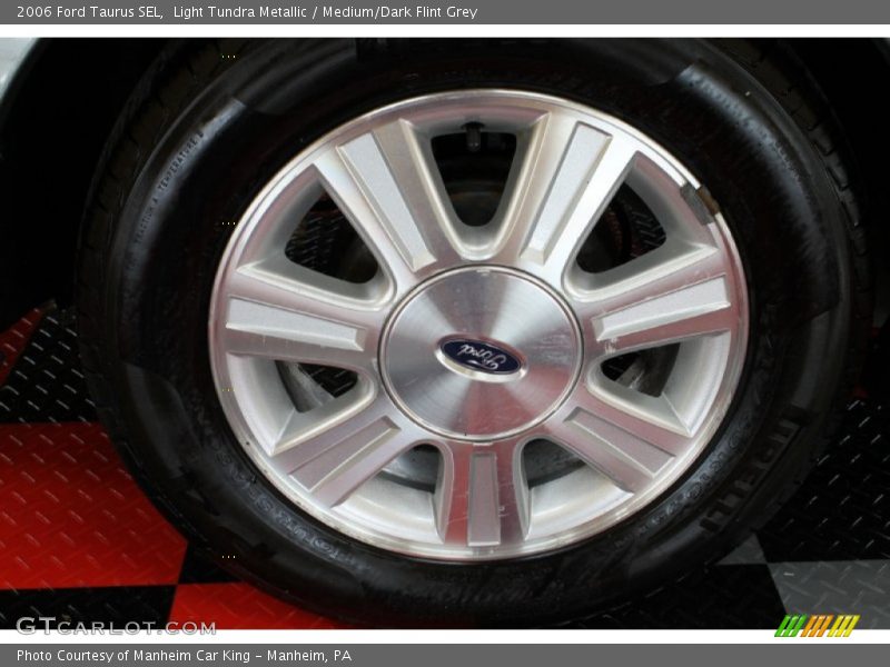 Light Tundra Metallic / Medium/Dark Flint Grey 2006 Ford Taurus SEL