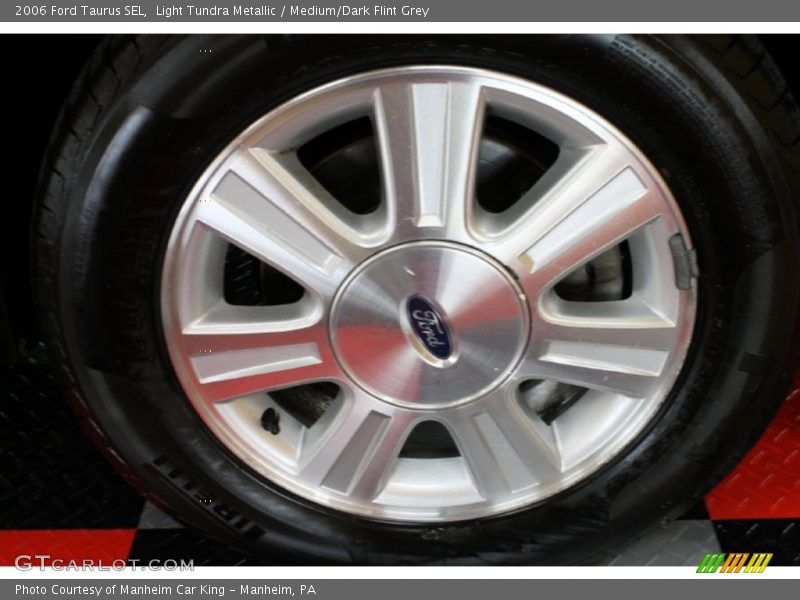 Light Tundra Metallic / Medium/Dark Flint Grey 2006 Ford Taurus SEL