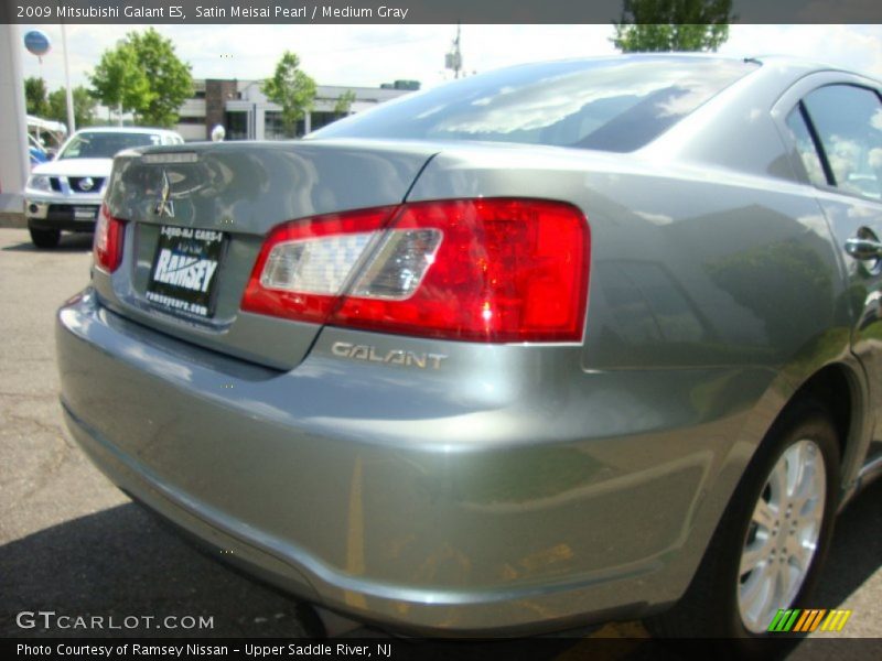 Satin Meisai Pearl / Medium Gray 2009 Mitsubishi Galant ES