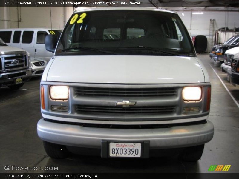 Summit White / Dark Pewter 2002 Chevrolet Express 3500 LS Passenger Van