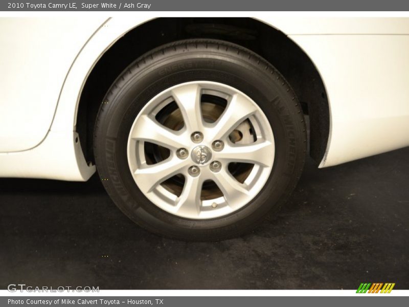 Super White / Ash Gray 2010 Toyota Camry LE