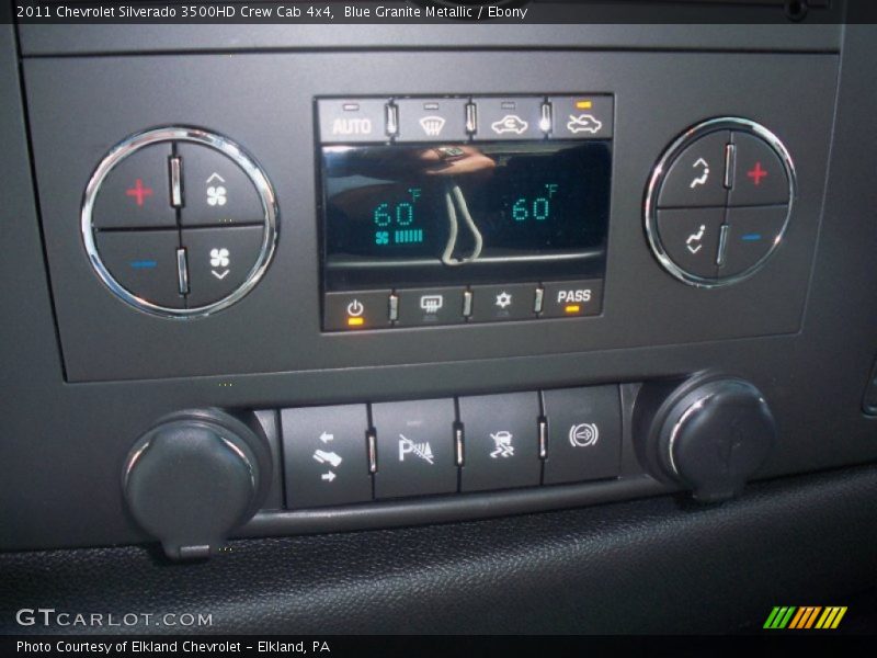 Controls of 2011 Silverado 3500HD Crew Cab 4x4