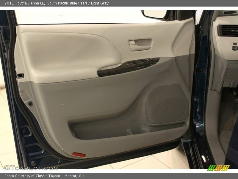South Pacific Blue Pearl / Light Gray 2011 Toyota Sienna LE