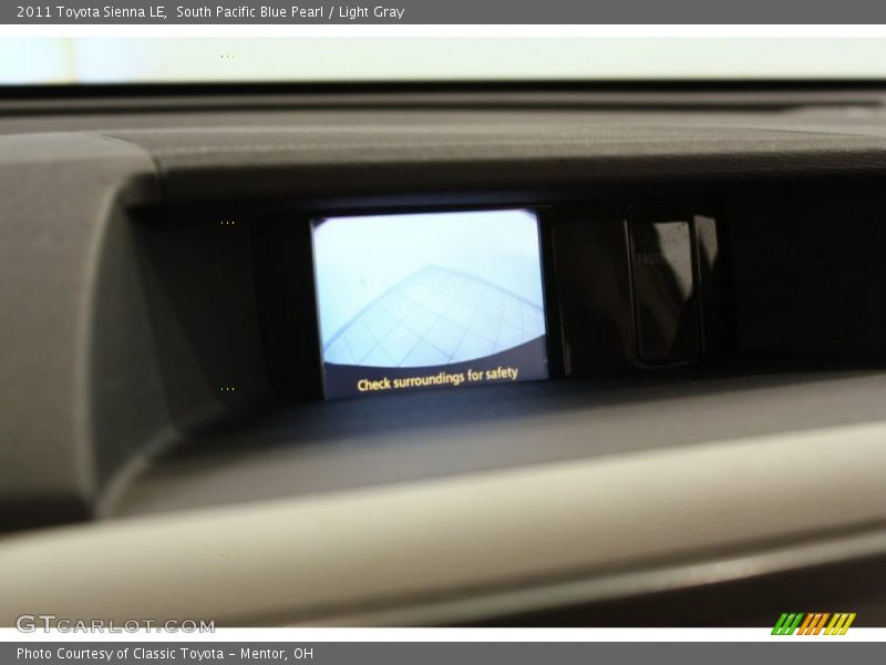 South Pacific Blue Pearl / Light Gray 2011 Toyota Sienna LE