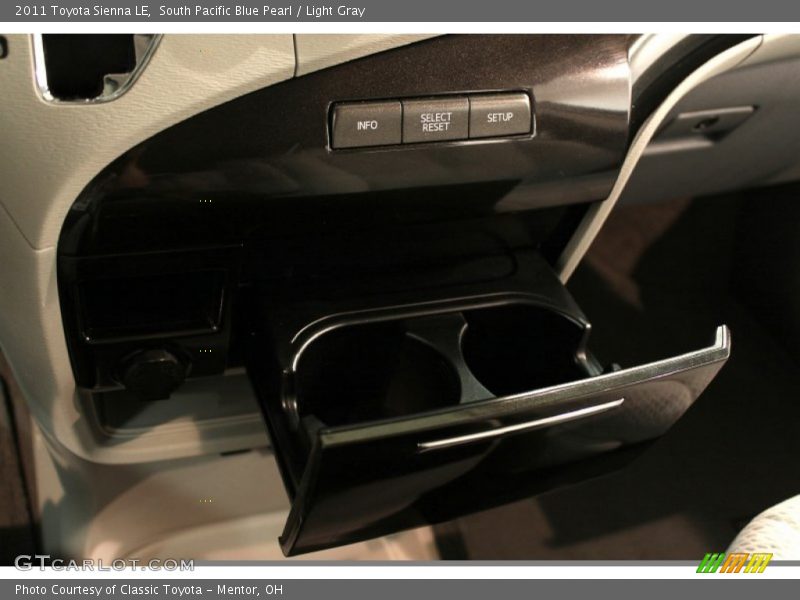 South Pacific Blue Pearl / Light Gray 2011 Toyota Sienna LE