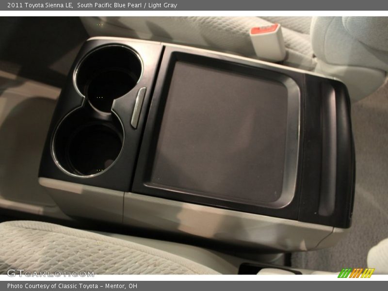 South Pacific Blue Pearl / Light Gray 2011 Toyota Sienna LE