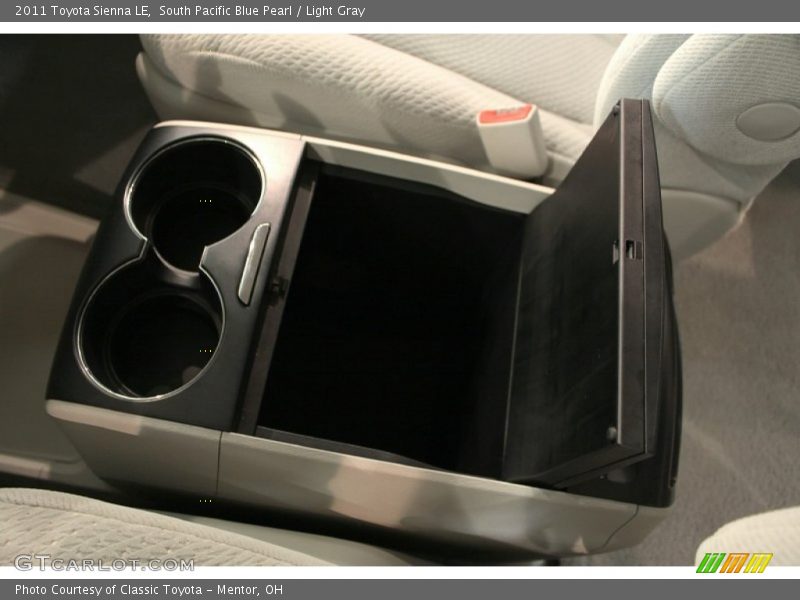 South Pacific Blue Pearl / Light Gray 2011 Toyota Sienna LE